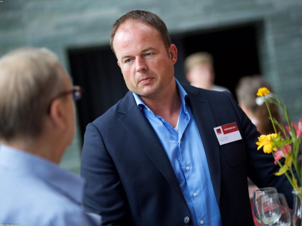 ព័ត៌មានថ្មីៗ៖ ការប្រកួតប្រជែងនៃព័ត៌មាននៅក្នុងសង្គមតែសម័យថ្មី